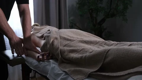 A young girl at a complex massage session Vidéo 169639043