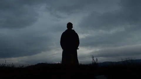 Young Guy On Cloudy Sky Background. Vidéo 125763957