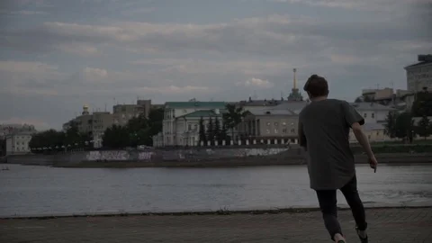 A young guy does a somersault Stockbeeldmateriaal 81179885