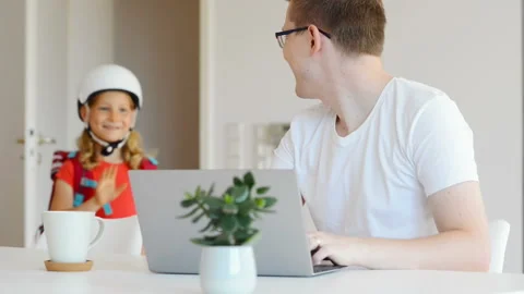 Young happy father checking emails with his cute little daughter Video stock 156012996