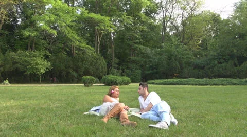 Young lovers in the park 스톡 동영상 23775214