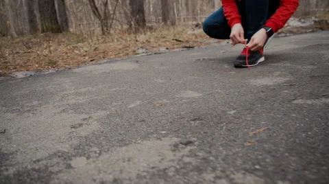 Young male runner getting ready to start. Stock Footage 62277082