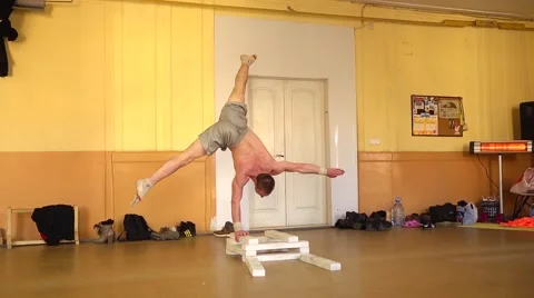 Young man acrobatic dance training Stock Footage 47171123