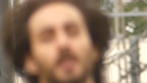 Young Man Blurry Running Vídeo Stock 100181573