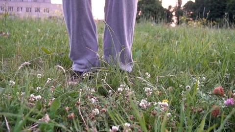 Young man doing morning exercises in the stadium Video stock 76967080