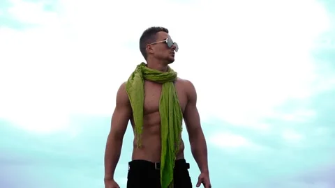 Young man looks at the sky after the rain Vídeo Stock 90653092