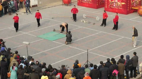 The young man perform unique skills near Dongyue Temple 스톡 동영상 35801877