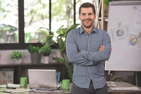 Young Man Programmer Computer Technology Work Concept Stock-Fotos