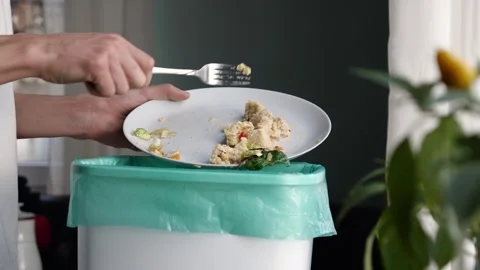 A young man refuses to eat and starves in order to lose weight. Lunch is thrown Vídeo Stock 242552305