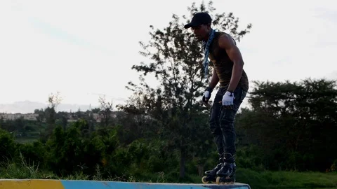 Young man rollerblading in slow motion on the ramp 스톡 동영상 113110758