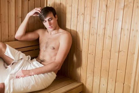 Young man in the sauna Stock-Fotos