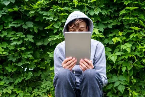 Young Man with a Tablet Computer Stock-Fotos
