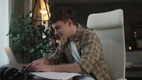 Young man technology blogger prepare for new video for new gadget Stock Footage 292564087