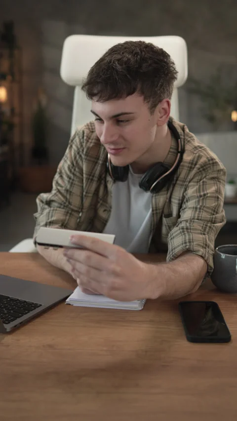 Young man technology blogger prepare for new video for new gadget Stock Footage 292564265