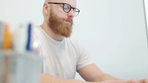 Young man working with computer Vídeo Stock 96491984