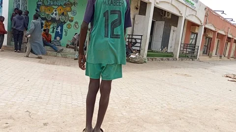 Young Men Hanging Out Roadside Shops Barbershop Kano Nigeria Vídeo Stock 331563365