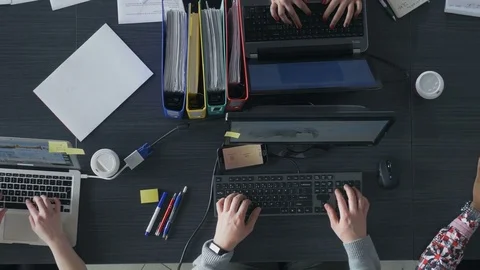 Young office workers managing the new online business 動画素材 73850241