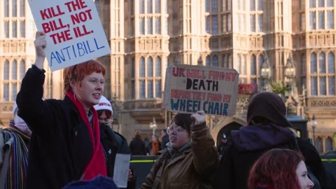 Young opponents of the assisted dying bill chanting after second reading Vidéo 293844019
