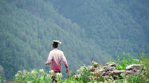 Young Pahadi Boy Standing on Mountain in Himachal Pradesh 스톡 동영상 316892384