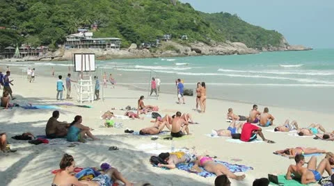 Young people on the beach Video stock 21802783
