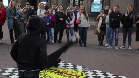 Young people break dancing on Arbat street in the center of Moscow Vídeo Stock 149407907