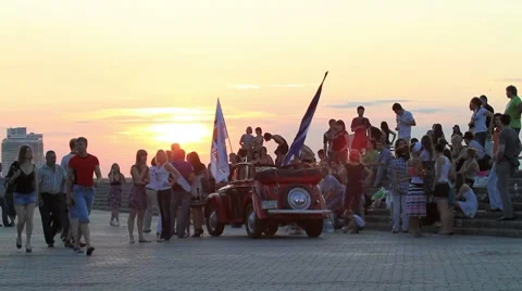 Young people dancing salsa. Видео 7728799