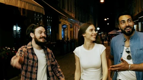 Young People Having Fun at Night Street 库存影片 112540964