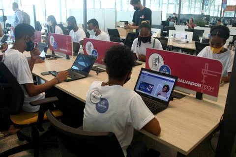  young people using computer in social project salvador, bahia, brazil - f... Foto stock