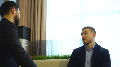 Young people will conclude a partnership in business Vídeo Stock 85669382