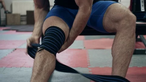Young powerlifter in gym 스톡 동영상 148296541