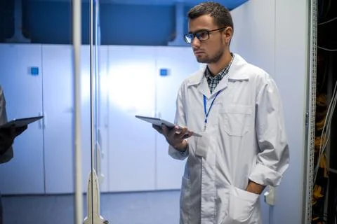 Young Scientist in Data Center Foto stock