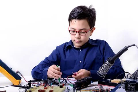 Young student performs experiments Foto stock