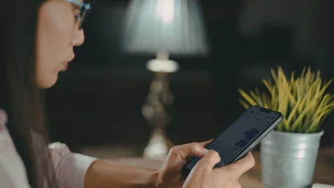 Young woman using smartphone. Stock Footage 99736588
