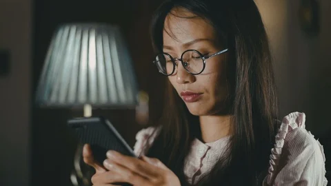 Young woman using smartphone. Stock Footage 99736662