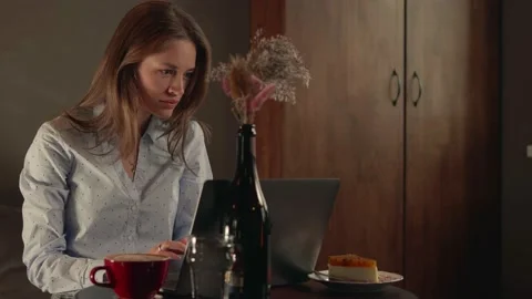 Young woman working on a computer Stock Footage 169417091