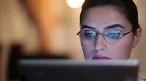 Young woman working on a tablet computer ıpad- dolly shot Stock Footage