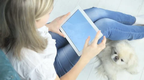 Young women  with tablet pc. Video stock 58506202