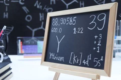 Yttrium and symbol structural formula chemical on the blackboard Stockfoto's