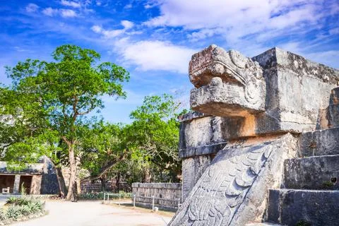 Yucatan, Mexico. Chichen Itza - Platform of the Eagles and Jaguars Foto stock