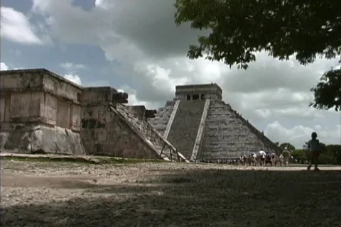 Yucatan View of Chichen Itza Video stock 467745