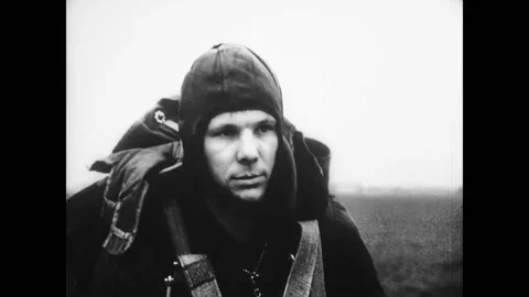 Yuri Gagarin. Skydiving Vídeos de archivo 162564816