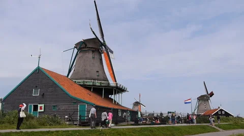 Zaanse Schans, Netherlands, windmill. Iconic landmark in the north Stockbeeldmateriaal 60981078