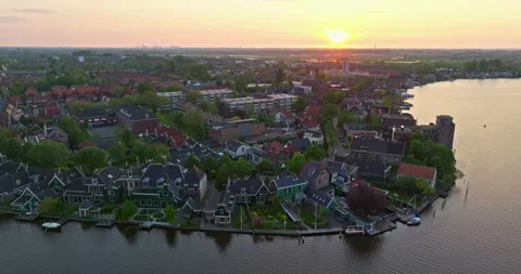 Zaanse Schans is an open-air museum in the municipality of Zaanstad in the 库存影片 276293765