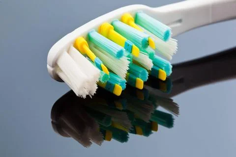 Zahnbürste zum Zähne putzen Neue Zahnbürste wartet auf die Zahn Reinigung Stock Photos