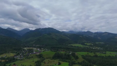 Zakopane Mountain Peaks Summer Clouds Scenic View Poland Vidéo 315664979