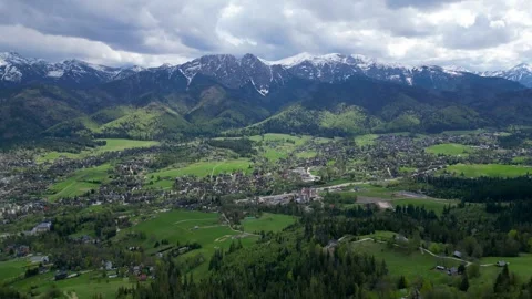 Zakopane town with Tatra Mountains and Gubalowka in Poland Video stock 335461653