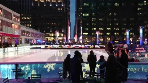 Zamboni machine cleaning ice at Winter Village in Bryant Park Видео 280783946