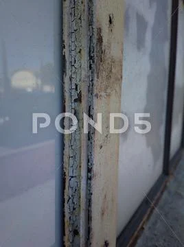 ZB Pureview - Rusty Window Frame 1 Stock Photos