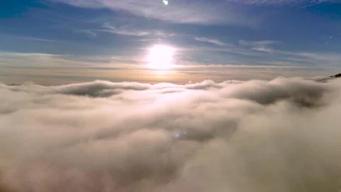 Zbor deasupra norilor Stock Footage 170457224