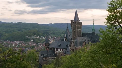 Zeitraffer - Schloss Wernigerode. Vom Tag in die Nacht (720p) Stock Footage 154609433